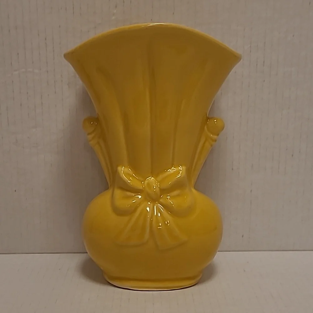 Beautiful Vintage USA Vase